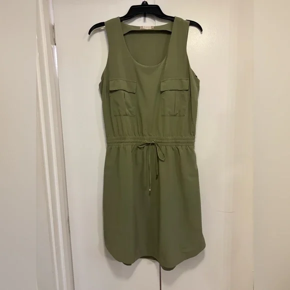 floral green dress with sleeves Blooming Season Green Floral Puff Sleeve Midi Dress main image 0